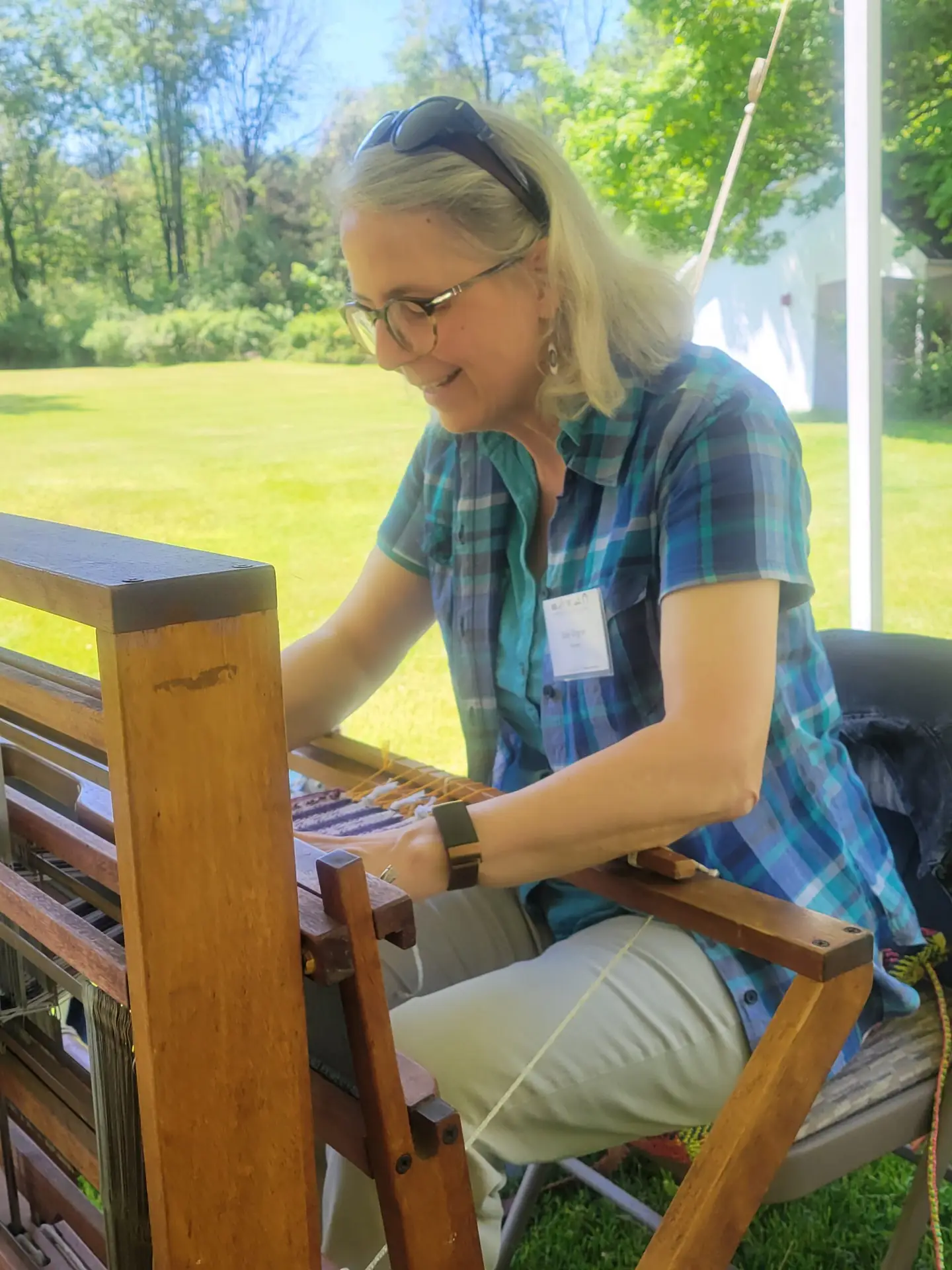 Sally Orgren weaving