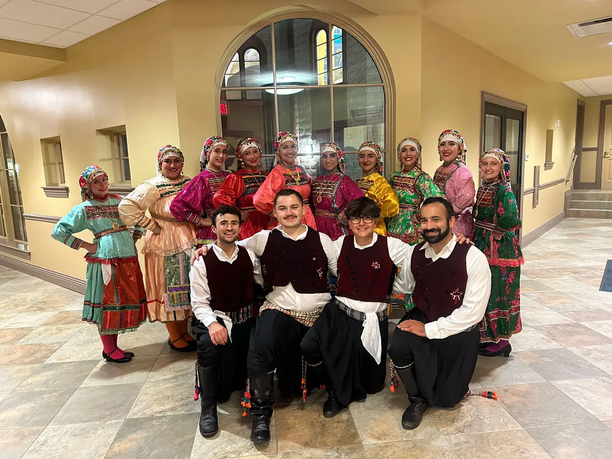 hellenic-dancers